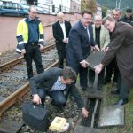 Zum ersten Mal kann der Kabeltrog an einer Bahnstrecke der Deutschen Bahn für den Breitband-Ausbau genutzt werden.