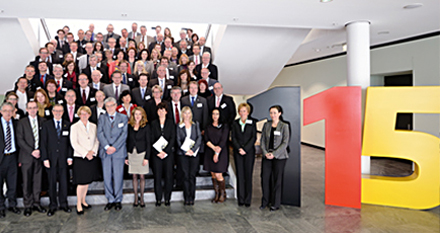 Die D115-Familie wächst: Teilnehmerkonferenz im April 2013.