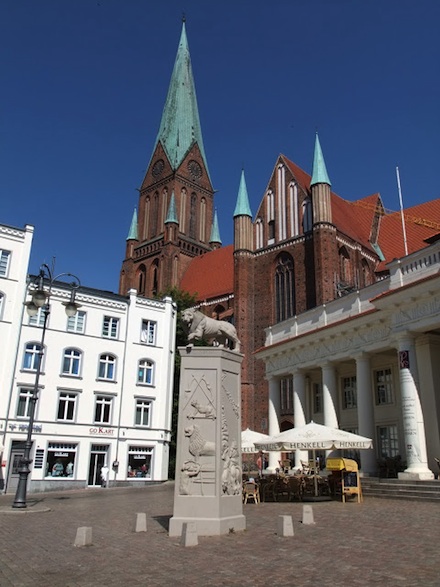 In Schwerin sollen Bürger auf dem Amt künftig nicht mehr lange warten müssen.