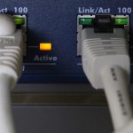 VDSL-Vectoring-Technik ist günstiger als ein reiner Glasfaseranschluss und ermöglicht dennoch schnelle Bandbreiten – sagen Experten vom WIK.