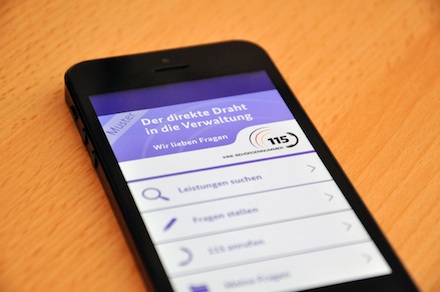 Am Stand des IT-Planungsrats auf der CeBIT 2014 wird ein erstes Messemuster der neuen 115-App vorgestellt.