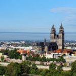 Unter Magdeburg 2.0 informiert die Stadt auf der kommunalen Website über ihre virtuellen Online-Angebote sowie Auftritte in sozialen Netzwerken.