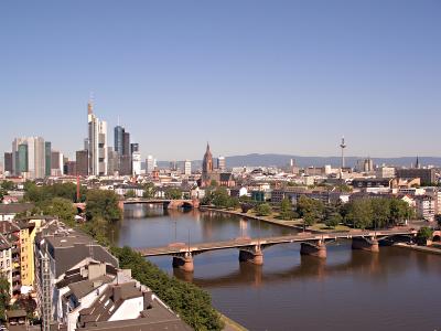 Verkehrsinformationen für Frankfurt am Main bietet das Straßenverkehrsamt auf einem eigenen Web-Portal an.