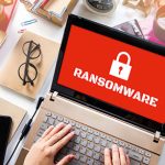 Ransomware befällt Rechner über E-Mail-Anhänge.