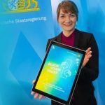 Bayern: Digitalministerin Judith Gerlach stellt die Blockchain-Strategie des Freistaats vor.