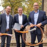 Besiegelung der Kooperation beim Galsfaserausbau zwischen den Stadtwerken Weinstadt und der Deutschen Telekom.