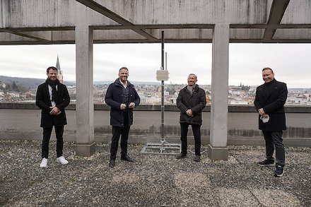 Auf dem Dach des Neuen Rathauses in Pforzheim befindet sich jetzt eine Antenne