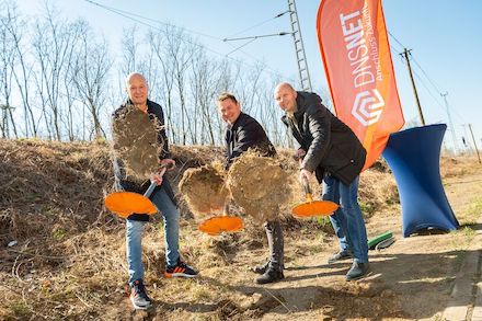 Spatenstich für den Gigabitausbau in Cottbus/Chóśebuz.