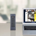 Mithilfe eines Boot-Sticks kann das BSI-zertifizierte Videoconferencing-Tool von ECOS Technology bis zum Geheimhaltungsgrad VS-NfD genutzt werden.