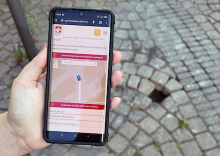 Schäden im öffentlichen Raum können der VG Montabaur jetzt unkompliziert per Smartphone gemeldet werden.