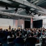 300 Teilnehmende sind der Einladung zum MACH-Kongress Innovatives Management 2022 gefolgt.