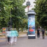 In Düsseldorf wurde eine kreative Lösung für die oft langwierige 5G-Standortsuche in Innenstädten gefunden: Litfaßsäulen erhalten ein 5G-Update.