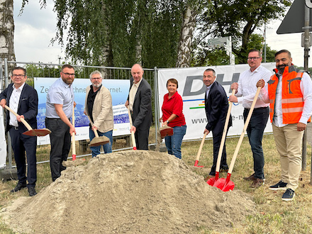 Spatenstich zum FTTB-Ausbau in Sinsheim-Hoffenheim.