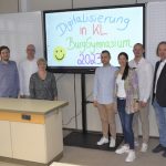 Kaiserslautern: Digitalisierungsteam des Schulreferats stattet Schulen mit digitalen Tafeln aus.