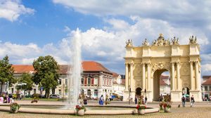 Brandenburger Tor am Luisenplatz in Potsdam,