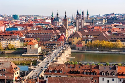 Bei Fragen an die Stadtverwaltung hilft in Würzburg jetzt der Wuebot weiter.