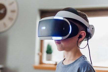 An nordrhein-westfälischen Schulen soll der Einsatz von VR-Technologie im Unterricht erprobt werden.