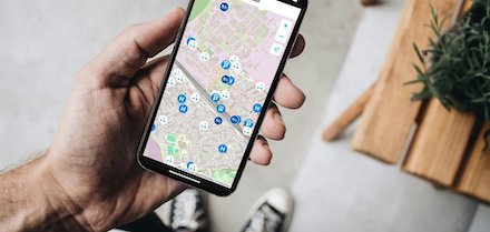 Als digitaler Alltagsbegleiter zeigt die smarT:app der Stadt Troisdorf unter anderem alle Mobilitätsangebote auf einen Blick an.