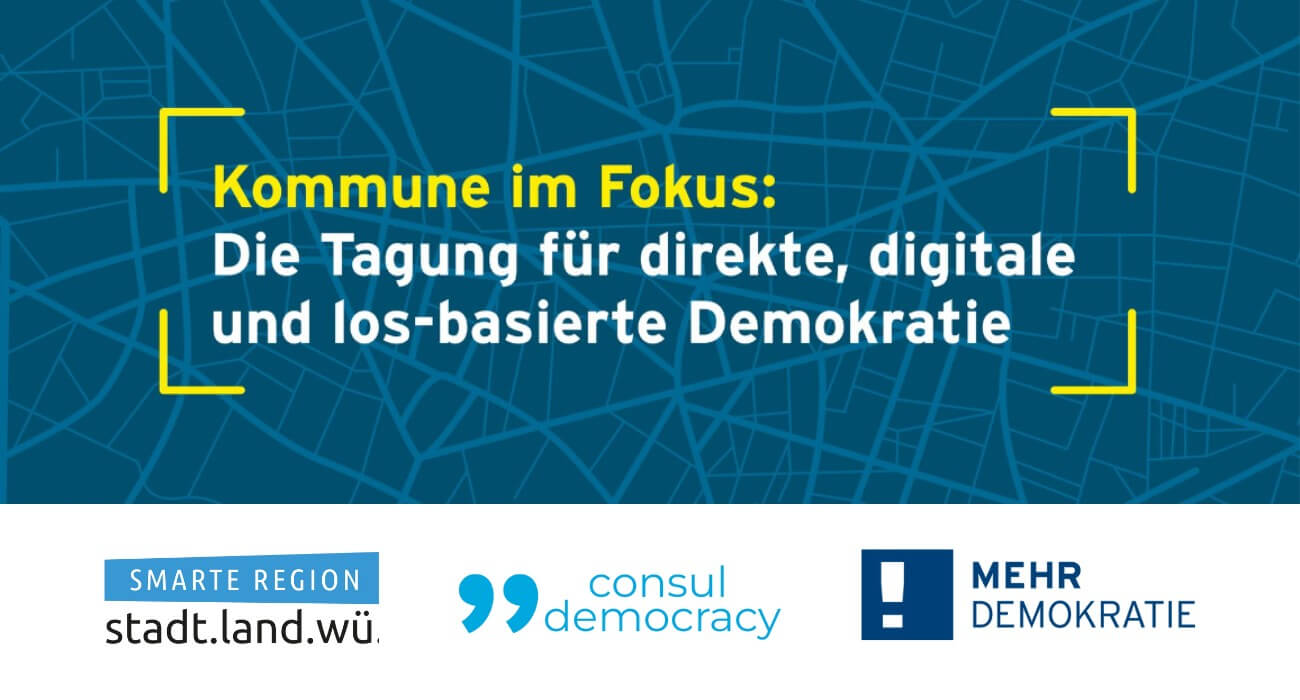 Das Bild zeigt das Veranstaltungslogo. Zu lesen ist: Kommune21 im Fokus: Die Tagung für direkte, digitale und los-basierte Demokratie.