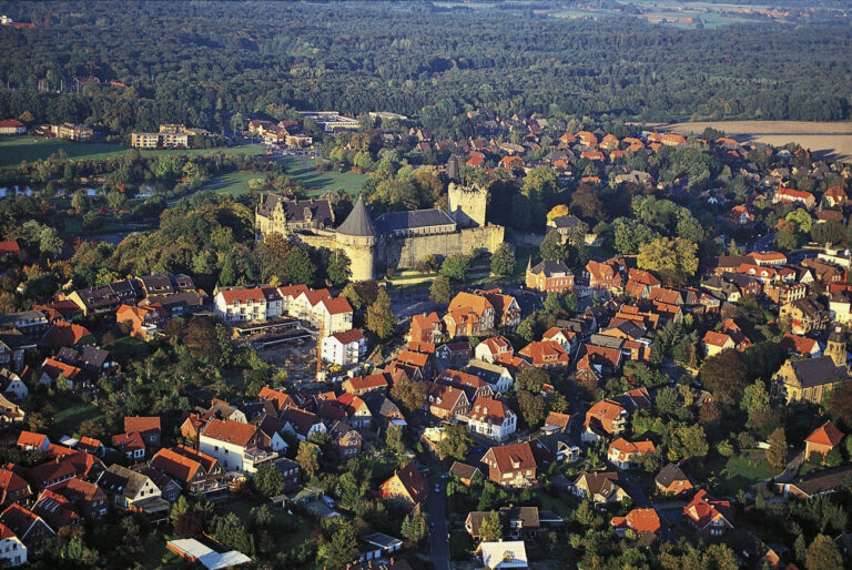 Blick auf Bad Bentheim von schräg oben.