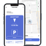 Screenshot der Parkbest-App, die eine Parkscheibe auf dem Bildschirm eines Smartphones anzeigt. Ein zweiter Smartphonebildschirm zeigt eine Straßenkarte an, in die die aktuelle Position eines Fahrzeugs eingeblendet ist.